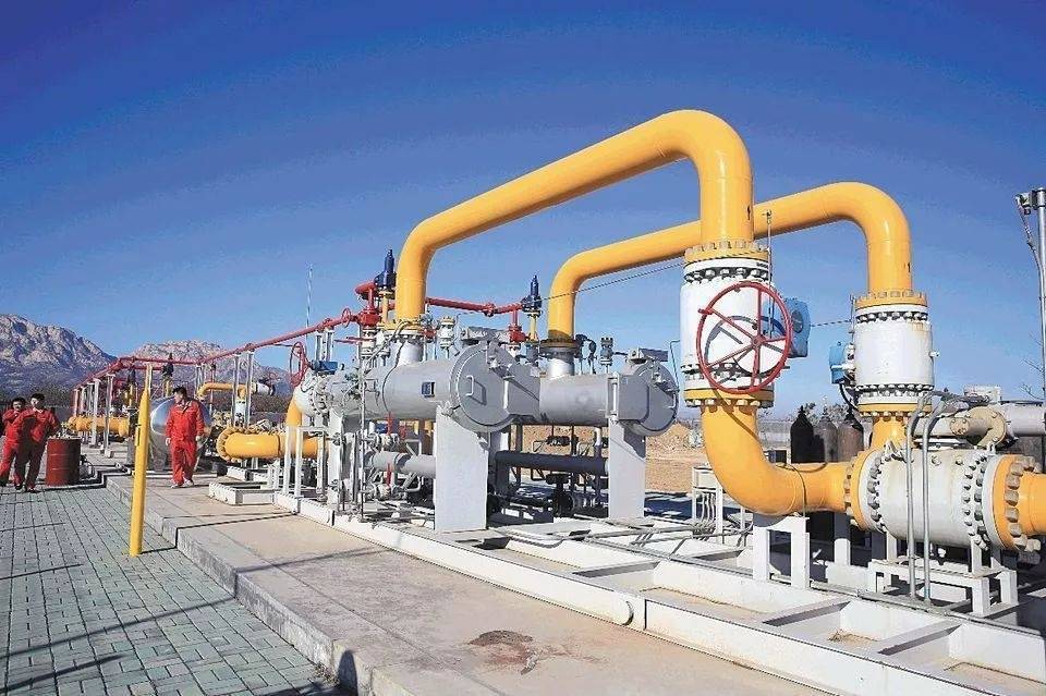 一學校圍墻外突然起火<strong></p>
<p>管道泄漏濾</strong>，竟是燃氣管道泄漏惹的禍！:管道泄漏濾